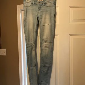 Hollister - Women’s Light Wash Skinny Jeans - 1L